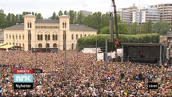 150.000 personas detrás del ayuntamiento de Oslo
