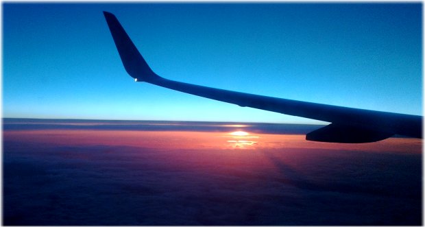 Puesta de SOL en el fiordo de Oslo vista desde el avión hace dos semanas