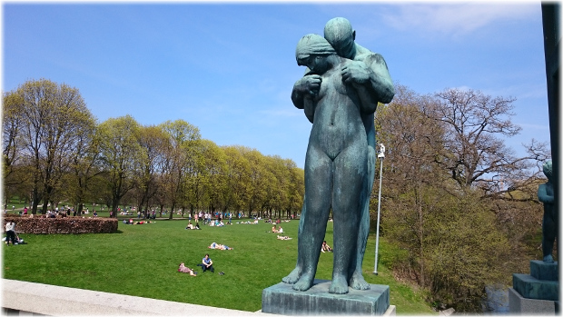 Primavera o verano? Mi estatua favorita del parque de Vigeland